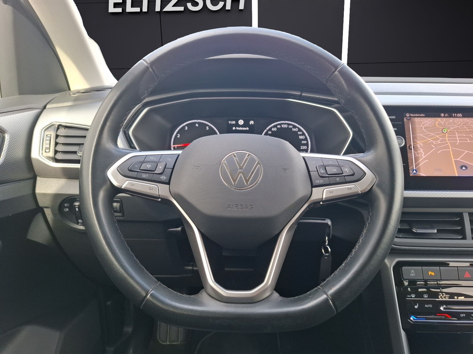Fahrzeugabbildung Volkswagen T-Cross TSI Active Navi ACC PDC SH LM
