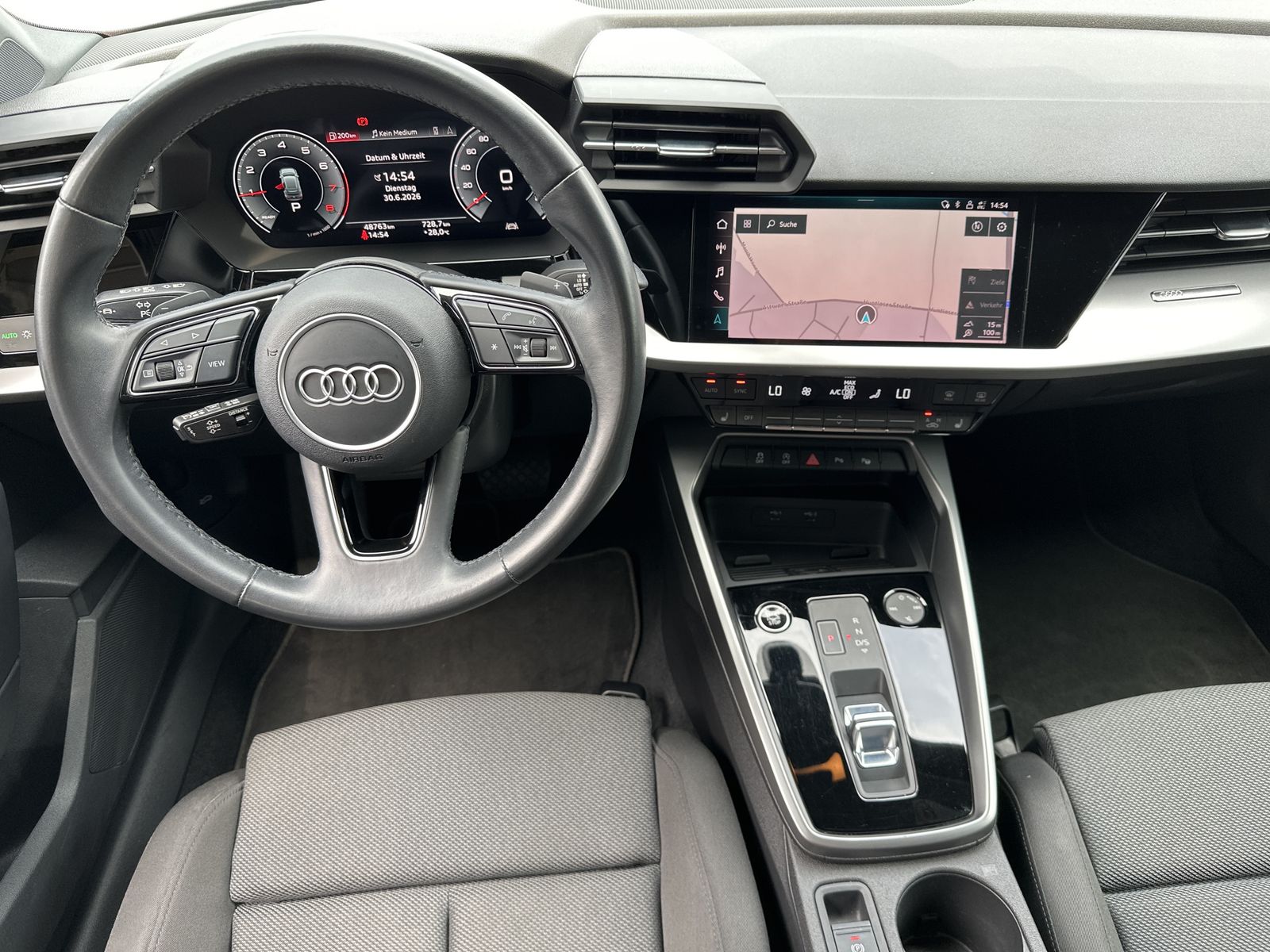 Fahrzeugabbildung Audi A3 SpB 35 TFSI S-Line Black NAV+LED+VCOCKPIT+SHZ