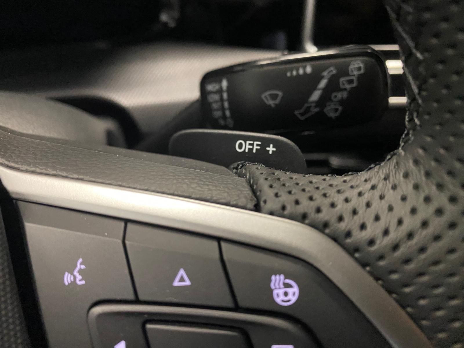 Fahrzeugabbildung Volkswagen Golf Variant1.5 eTSI R-Line Black Style+IQ.LIGHT