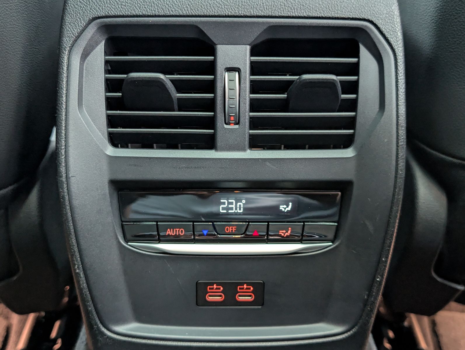 Fahrzeugabbildung BMW 320 i Sport Line Shadow H&K PANO ACC LEDER KAM