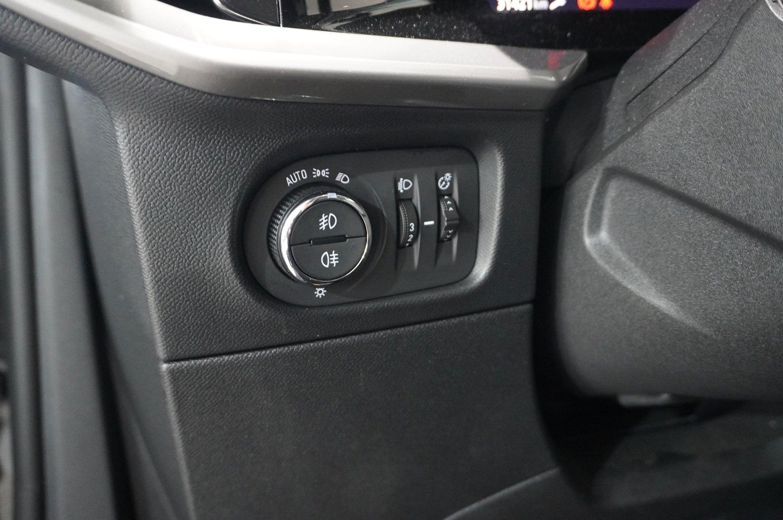 Fahrzeugabbildung Opel Mokka 1.2T ELEGANCE NAVI/LED/KAMERA/SPORT/DAB+