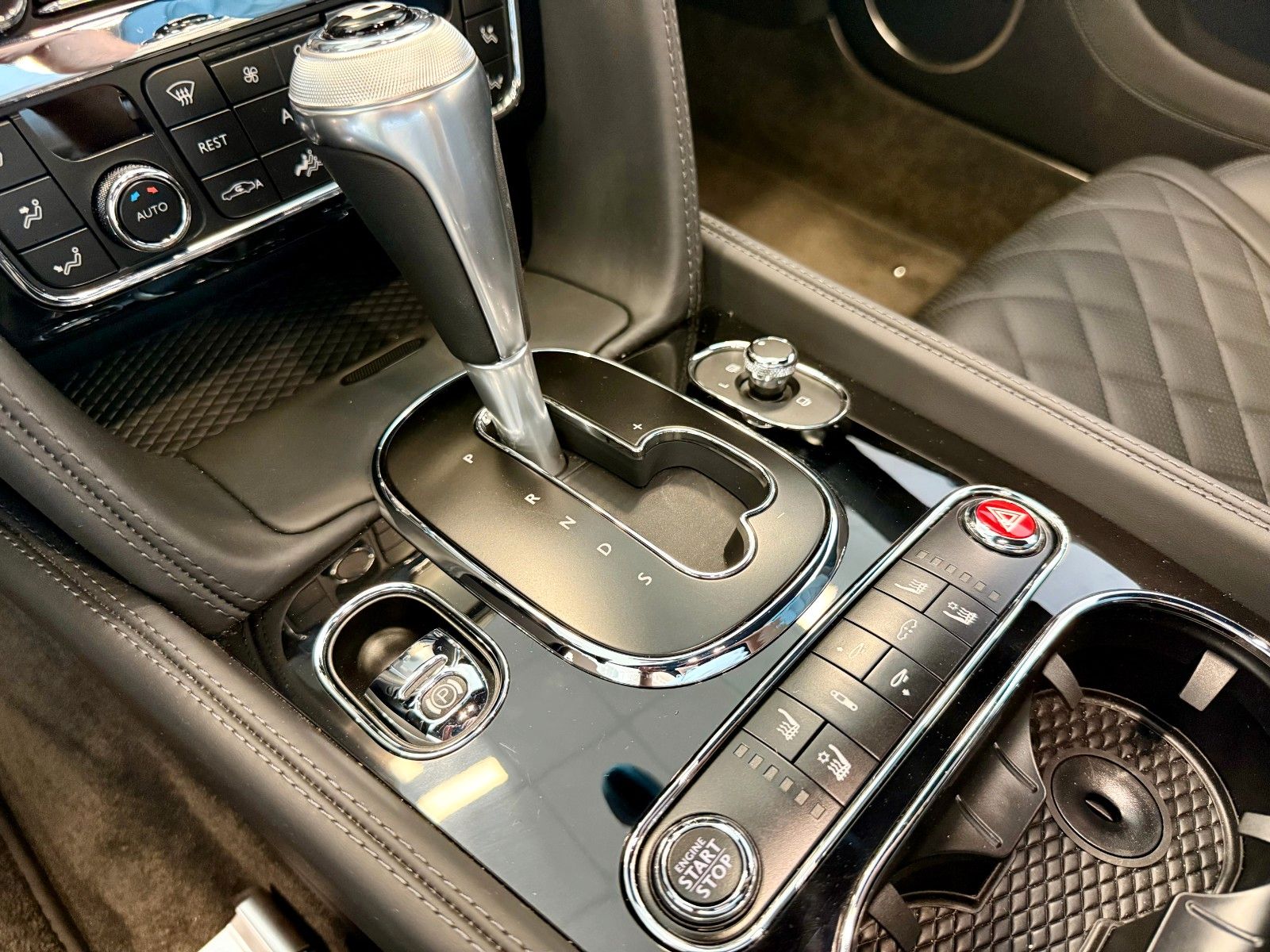 Fahrzeugabbildung Bentley Continental GT V8 S Black Edition Mulliner 1of25