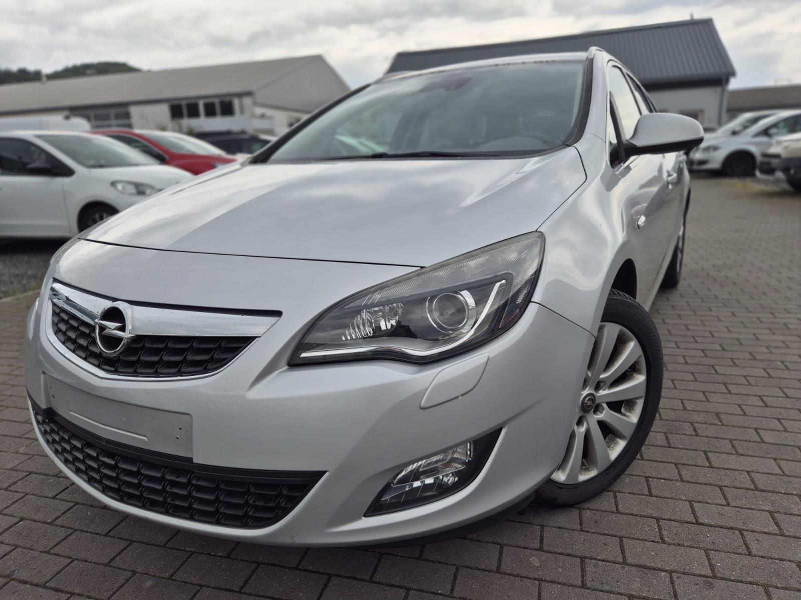 Opel Astra J Sports Tourer Innovation