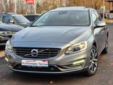 Volvo V60 Kombi  *Bi-Xenon *Kamera *Schiebedach *Navi - Volvo V60 mit Diesel-Antrieb