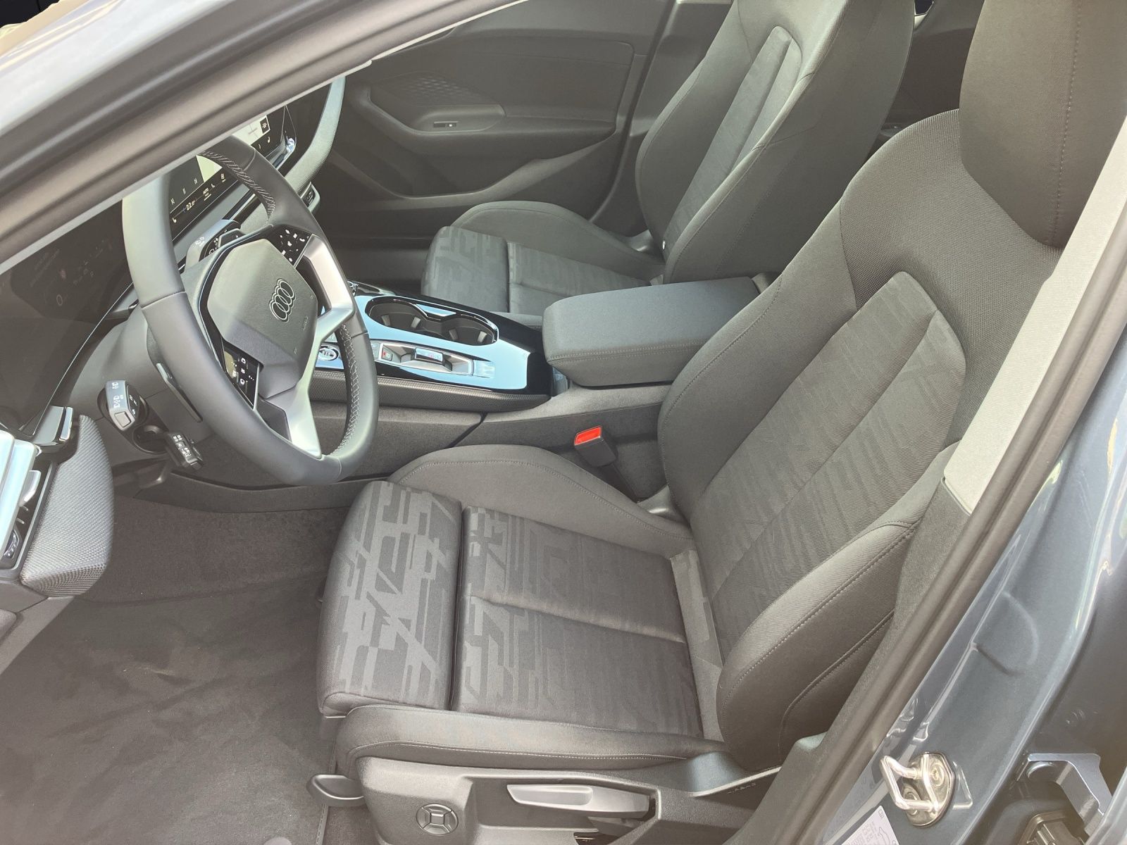 Fahrzeugabbildung Audi A5 Limousine TFSI S tronic LED Navi ACC RFK SH P