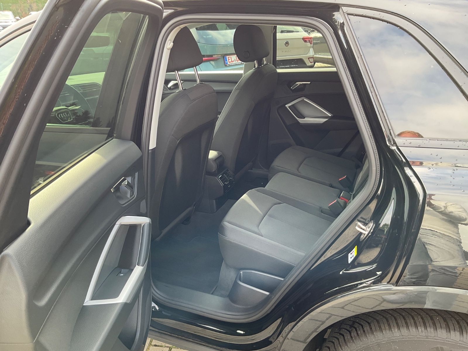 Fahrzeugabbildung Audi Q3 35 TDI S tronic,AHK,Kamera,GJR,LED