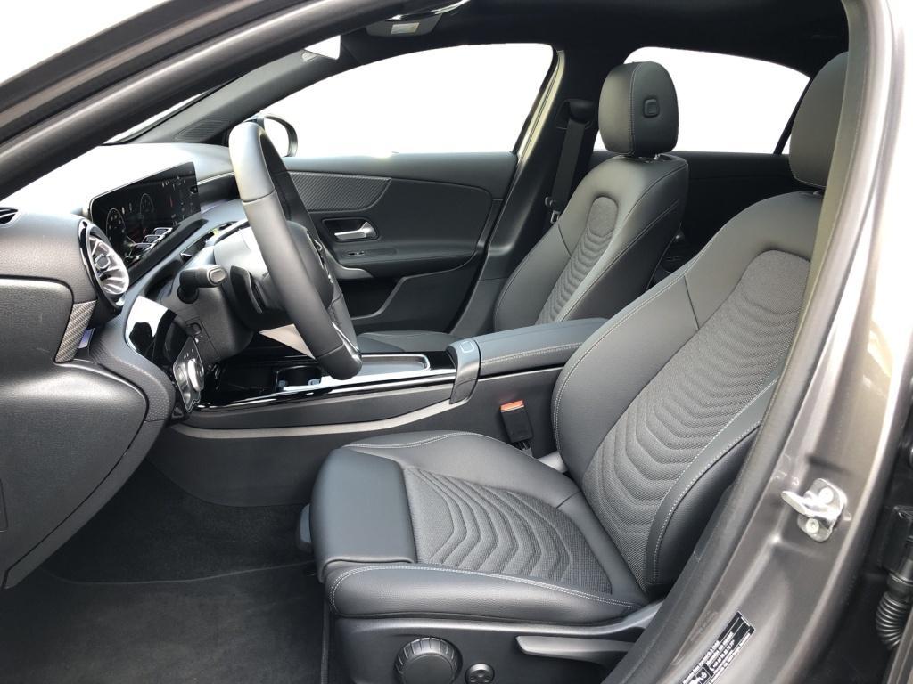Mercedes-Benz A 200 Limousine ILS+MBUX+Progressive+Night+Pano — 6