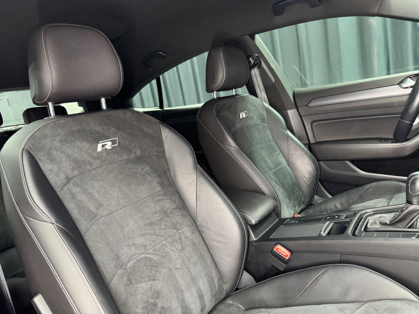 Fahrzeugabbildung Volkswagen Arteon R-Line|DSG|NAVI|ACC|DIGI-TACHO|1.HAND