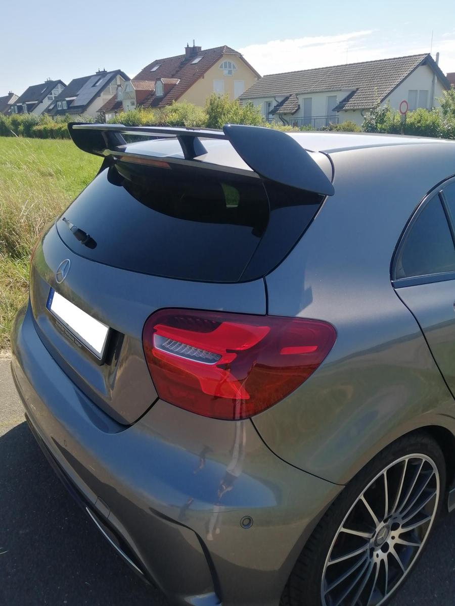 Mercedes-Benz A 250 Sport AMG Spoiler 19" Felgen