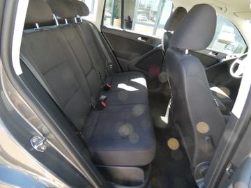 Volkswagen Tiguan - 11