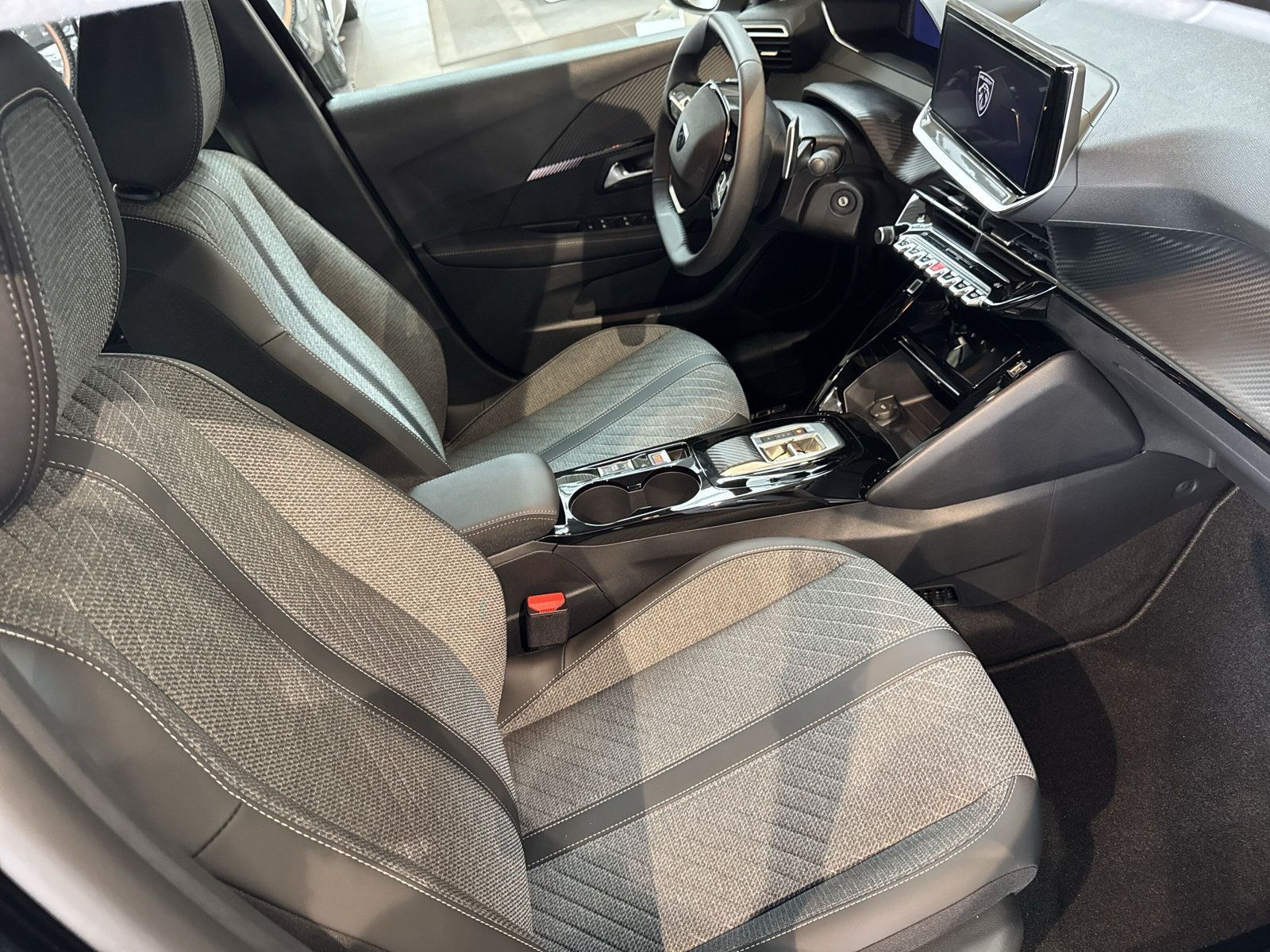 Peugeot 208 - Bild 8