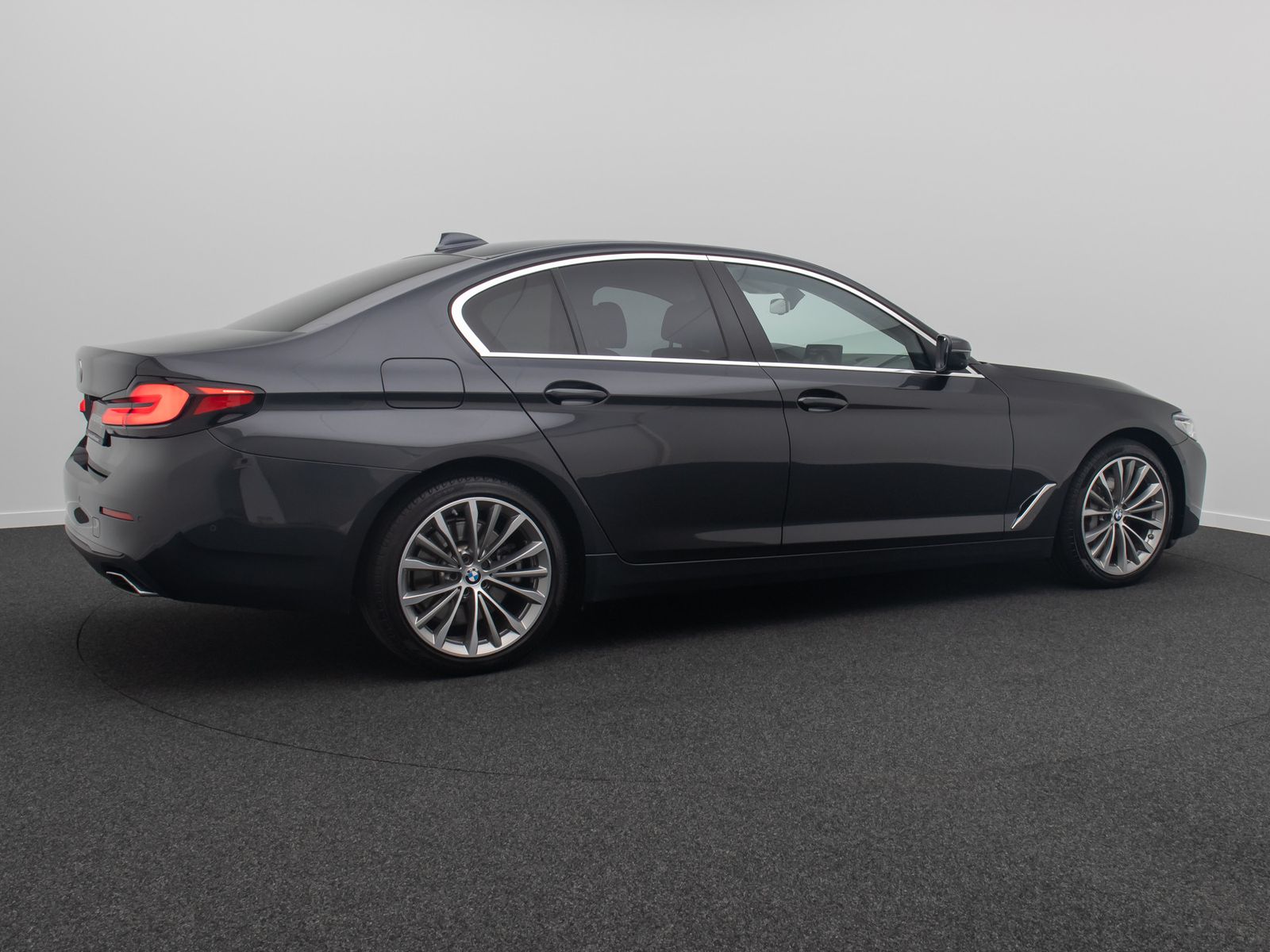 Fahrzeugabbildung BMW 530d xD 360&deg;Glasdach Laser HUD DAB HiFi SoftCl