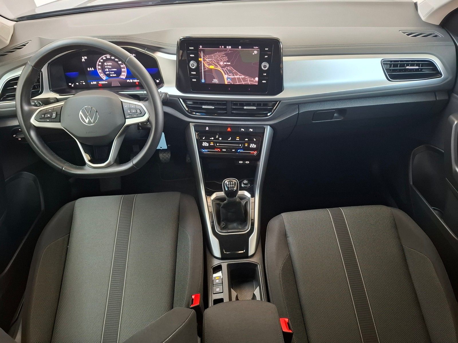 Fahrzeugabbildung Volkswagen T-Roc Life 1.0 TSI +Navi+Abg.Heckscheiben+Sitzh.