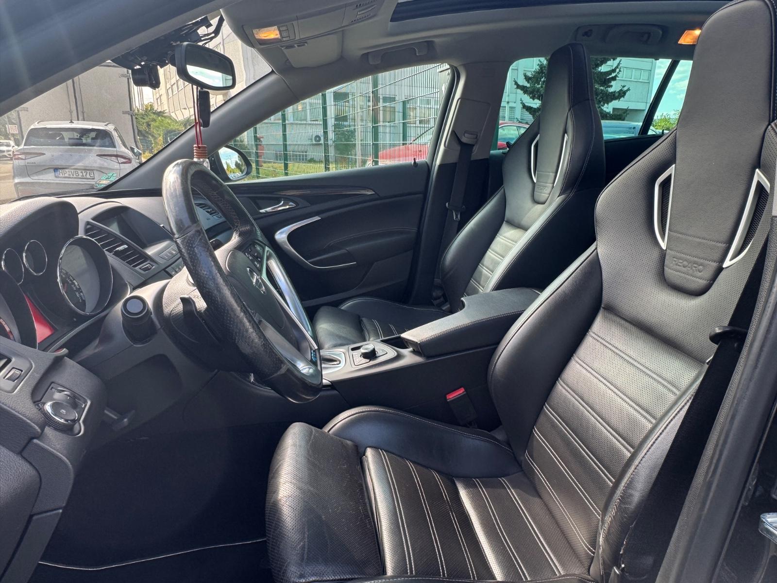 OPEL INSIGNIA A SPORTS TOURER  - OPC - 325 CV - TOIT PANORAMIQUE - CARNET ENTRETIEN
