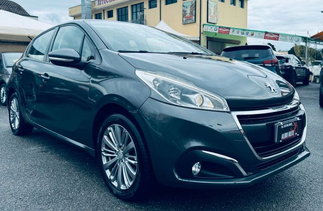 Peugeot 208 PureTech 82 5 porte Allure