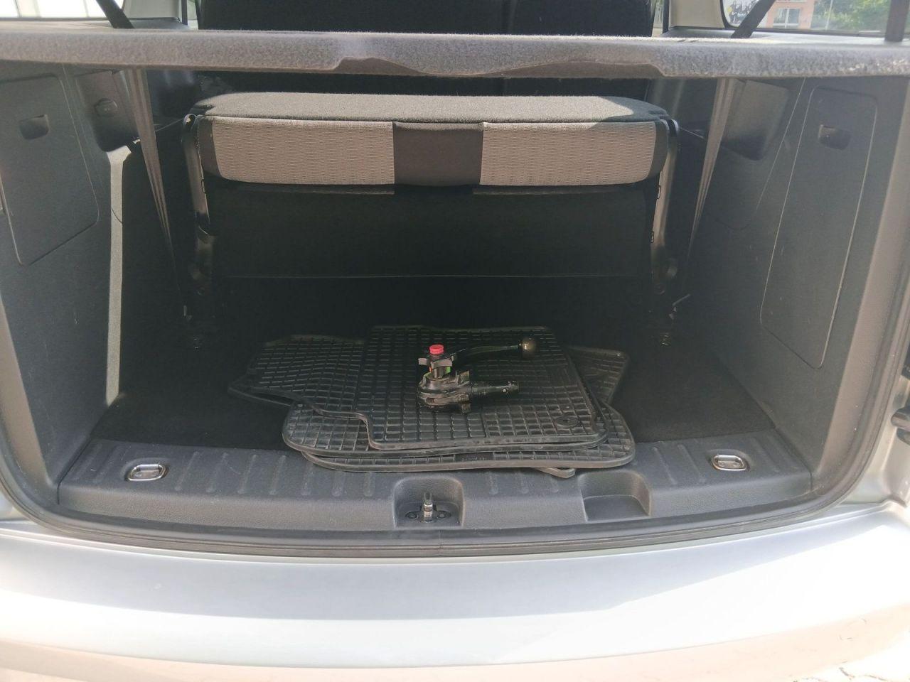 Volkswagen Caddy Maxi Comfortline, 7-Sitzer, AHK, NAVI