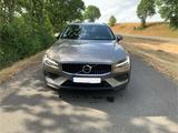 Volvo V60 Cross Country B4 D AWD Geartronic Pro Pro - Volvo V60 Cross Country von privat