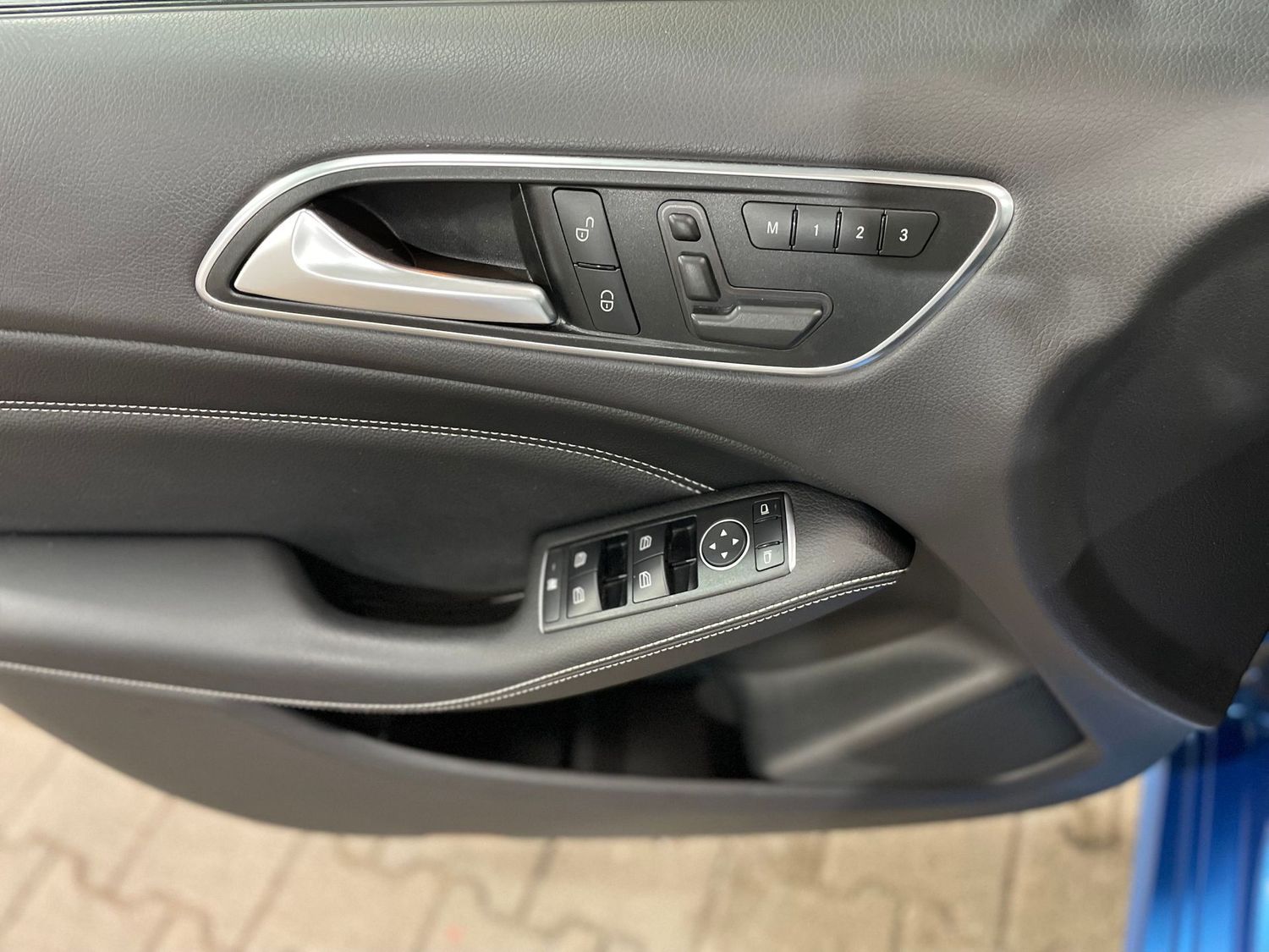 Fahrzeugabbildung Mercedes-Benz B 250 Sport #Bi-Xen#Kamera#Memory#Harman-Kardon