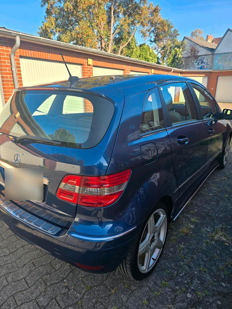 Mercedes-Benz B170 2009 — photo 13