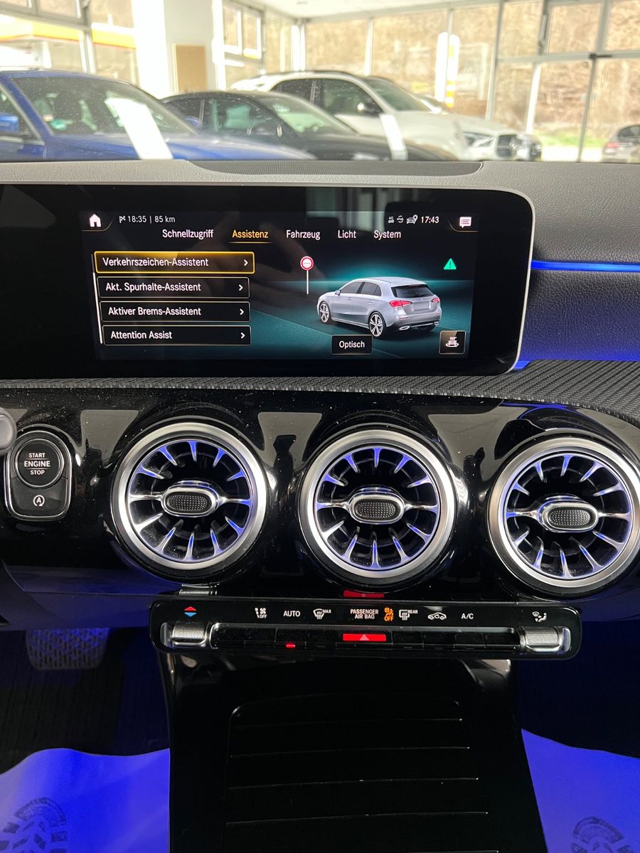 Fahrzeugabbildung Mercedes-Benz A 250 *AMBIENTE-BELEUCHTUNG*MEMORY-SITZE*