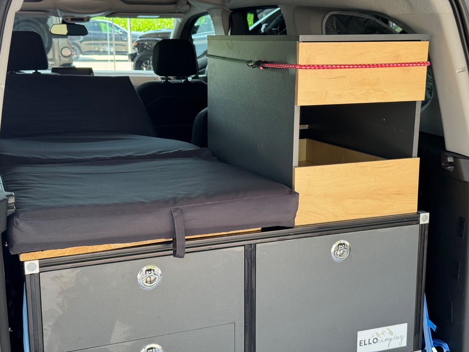Fahrzeugabbildung Citroën Berlingo 1.5 BlueHDi 130 FAP Shine XL "Camping"
