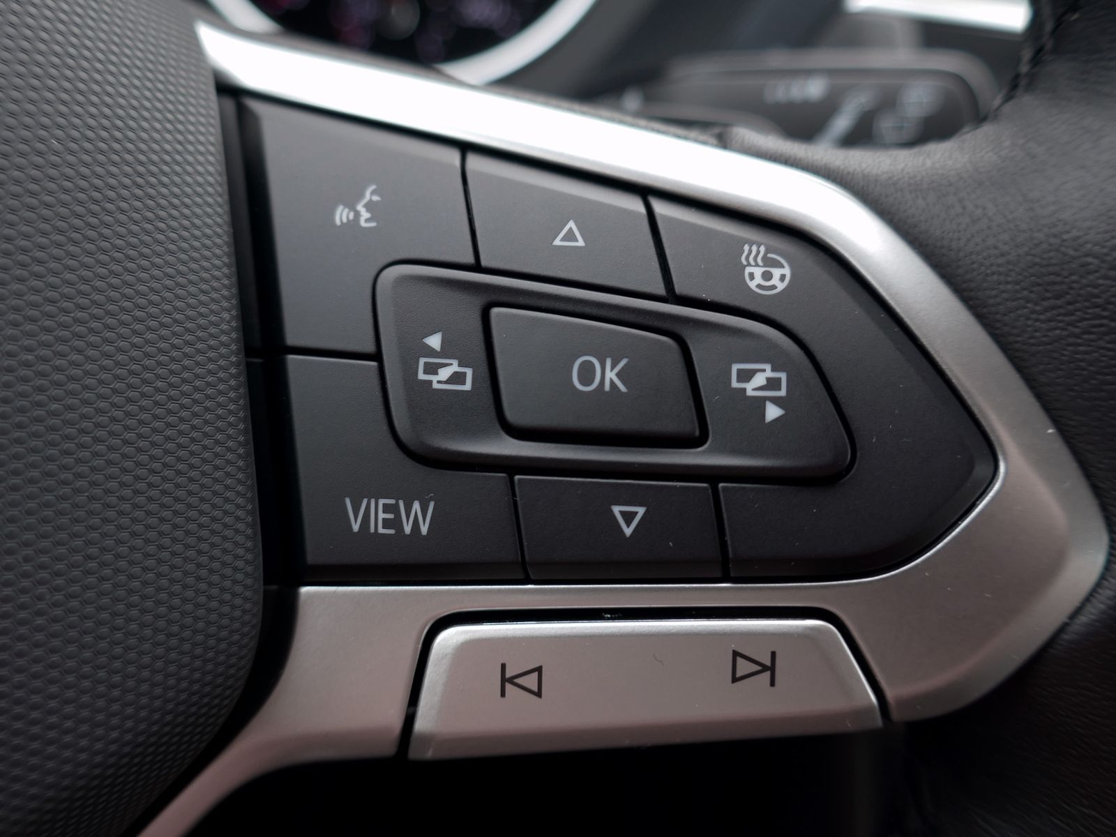 Fahrzeugabbildung Volkswagen Tiguan Move 1.5 TSI DSG | LED RFK ACC Navi