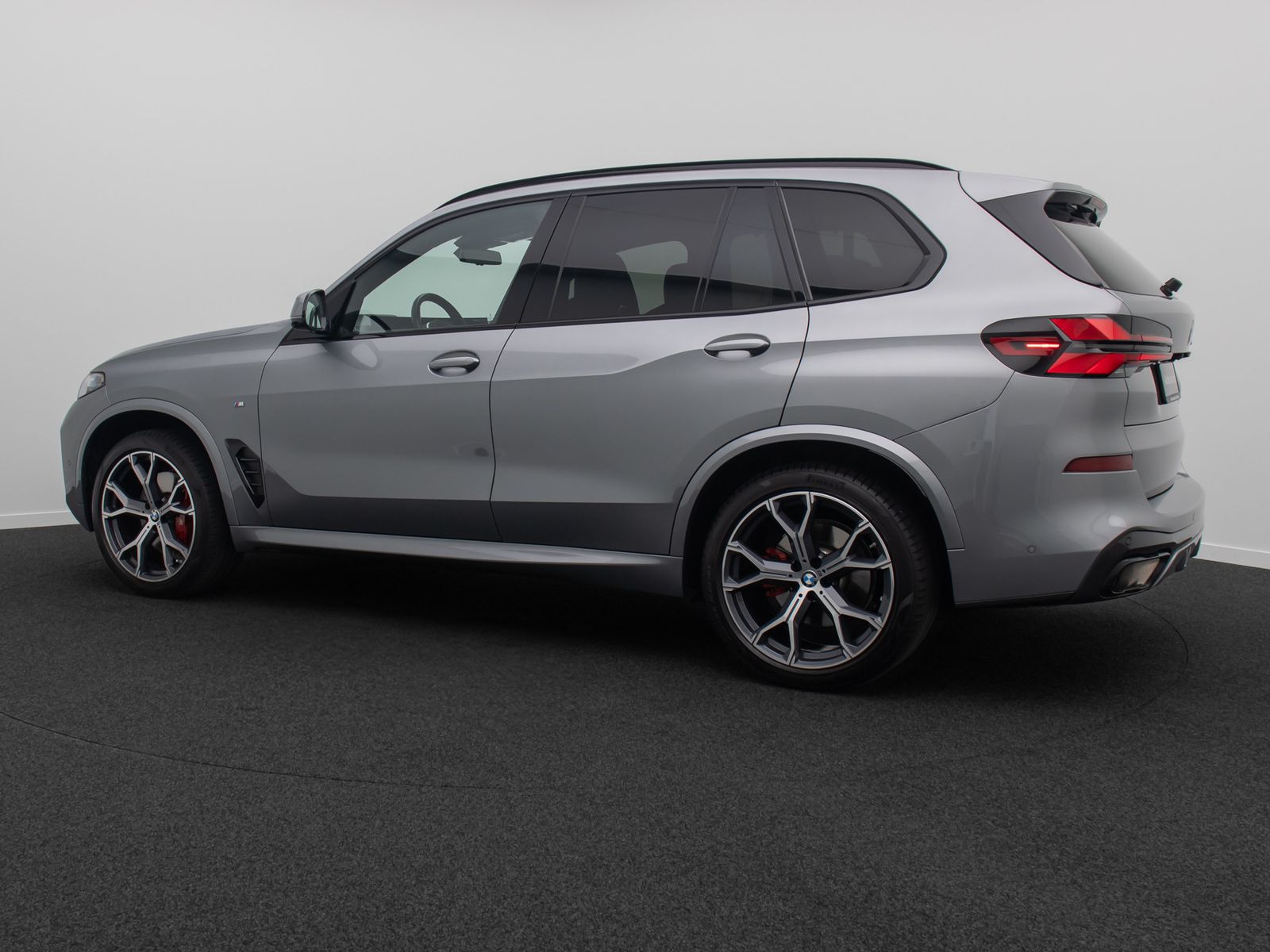 Fahrzeugabbildung BMW X5 xD40d M Sport HUD 360&deg; SoftClose DAB AHK 21"