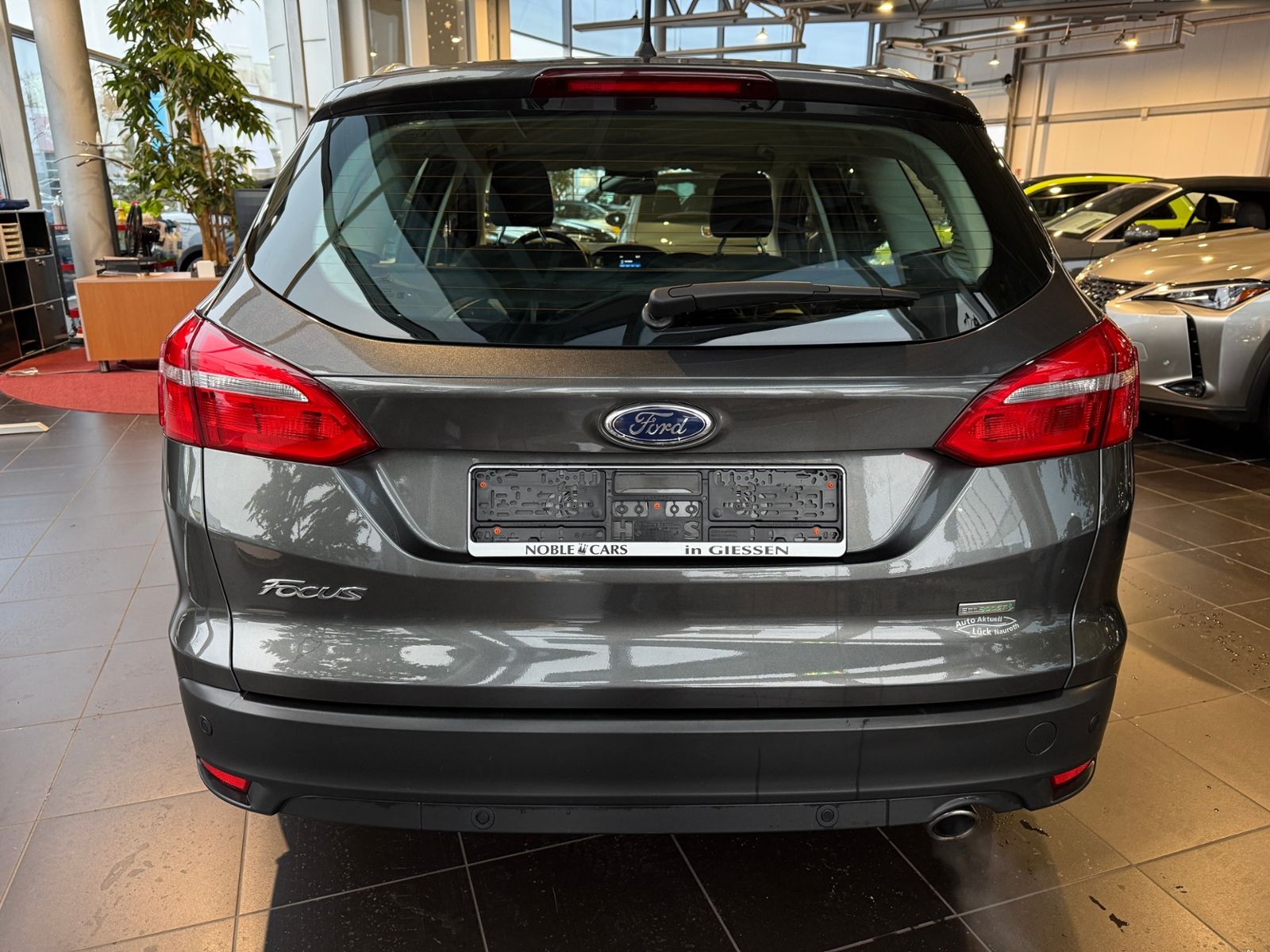 Fahrzeugabbildung Ford Focus Turnier Business KLIMA NAVI ALU