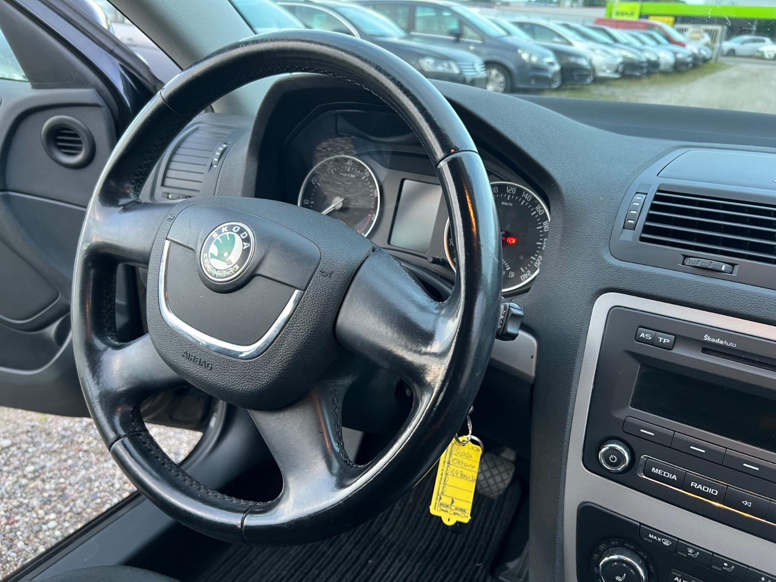 Skoda Octavia 2012 — photo 32