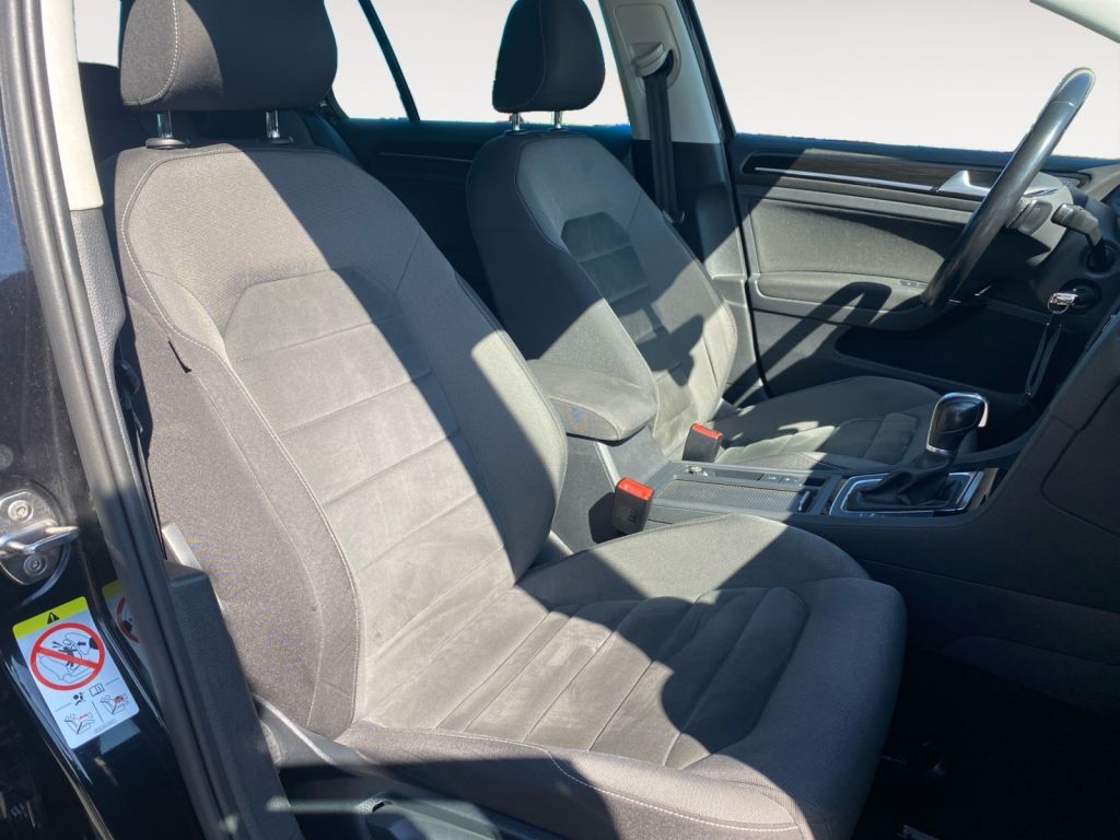 Fahrzeugabbildung Volkswagen Golf 2.0 TDI DSG R-Line AHZV