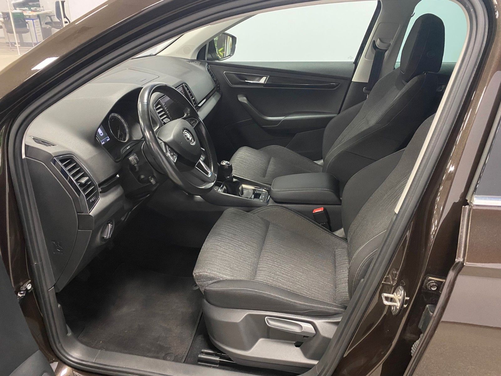 Fahrzeugabbildung SKODA Karoq 1.5 TSI Style+AHK schwenk+LED+NAVIGATION+