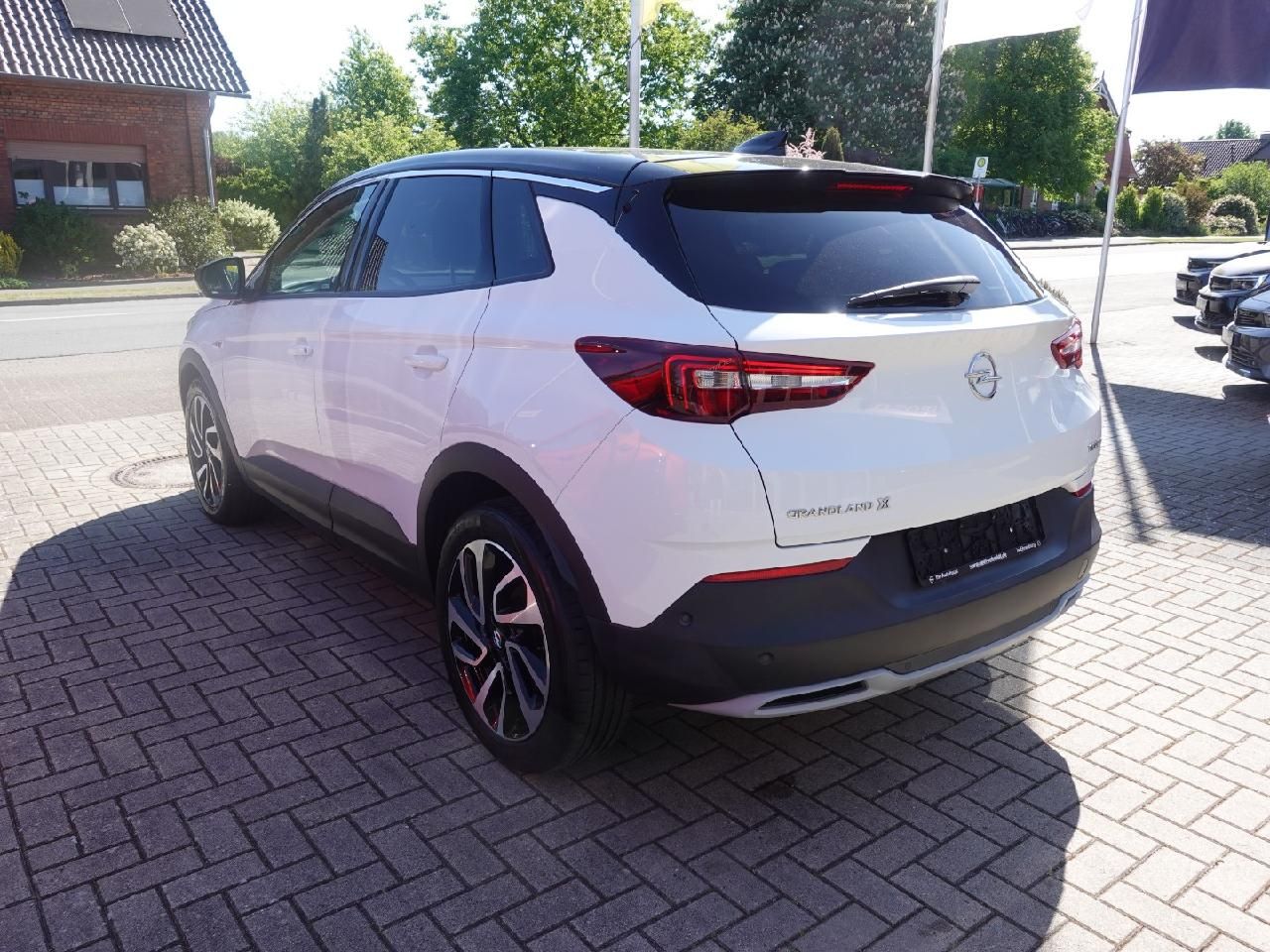 Fahrzeugabbildung Opel Grandland 2,0 Innovation Automatik