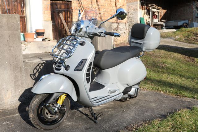 Piaggio Vespa GTS