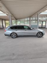 Mercedes-Benz E 300 de T Autom. - - Mercedes-Benz E 300 in Augsburg