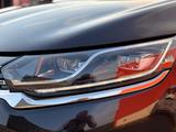 Renault Espace V Initiale Paris Xenon Leder Pano 7Sitzer - mit Benzin-Antrieb: Kleinbus
