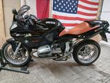 BMW R1100s  - BMW 2000 R1100R