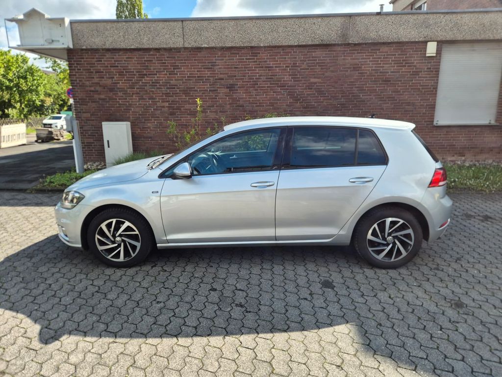 Image of Volkswagen Golf