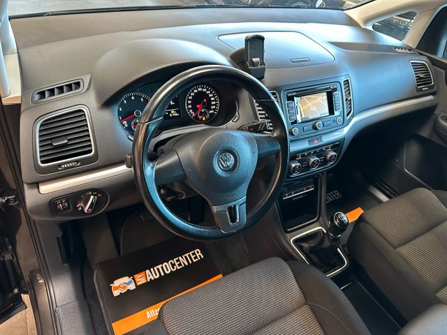 Volkswagen Sharan*7-Sitzer*3-ZONEN*SZHZ*NAVI*TEMPO*AHK*PDC