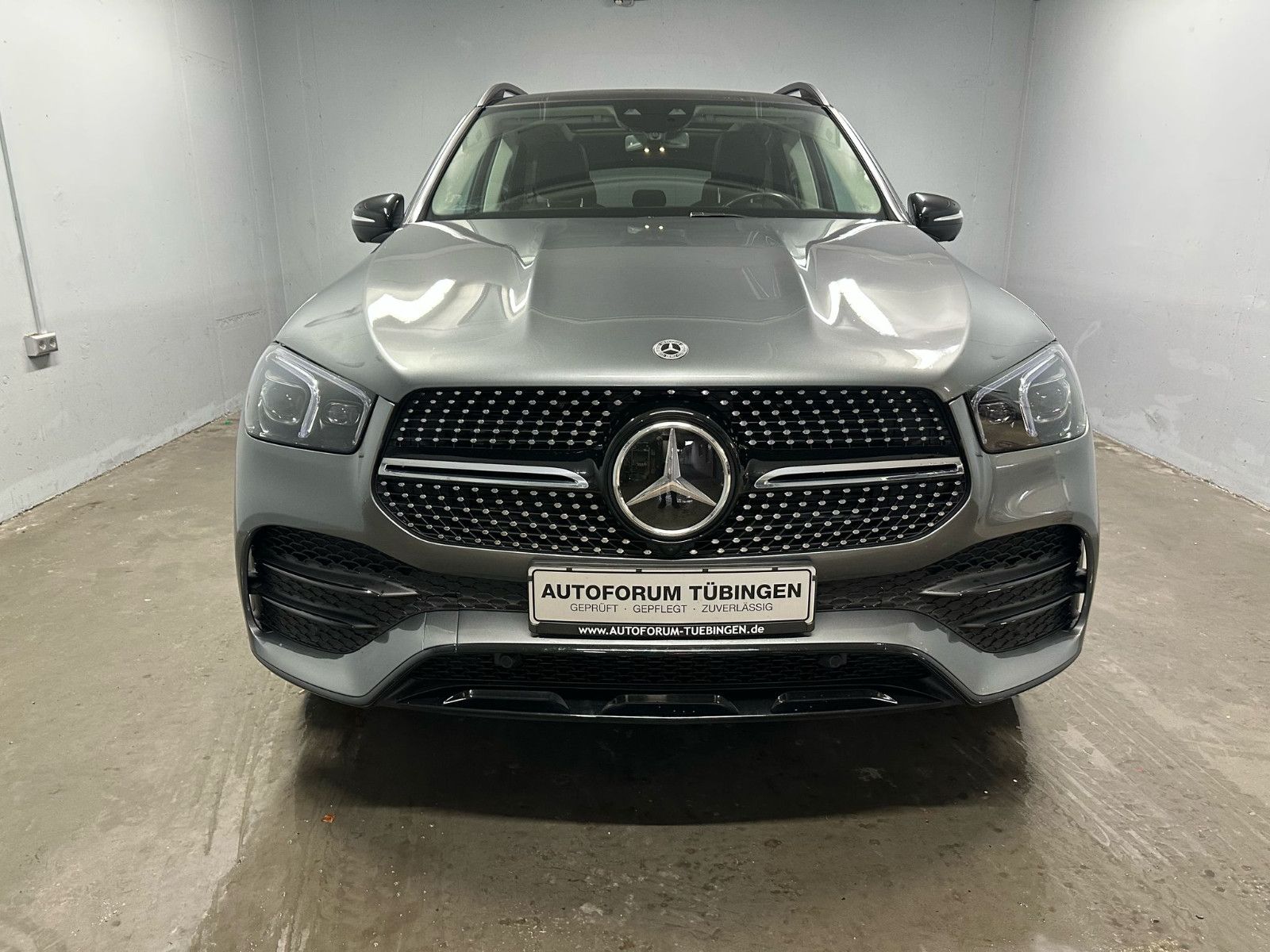 Fahrzeugabbildung Mercedes-Benz GLE 350 e 4MATIC *AMG-LINE*PANORAMA*360*AHK*