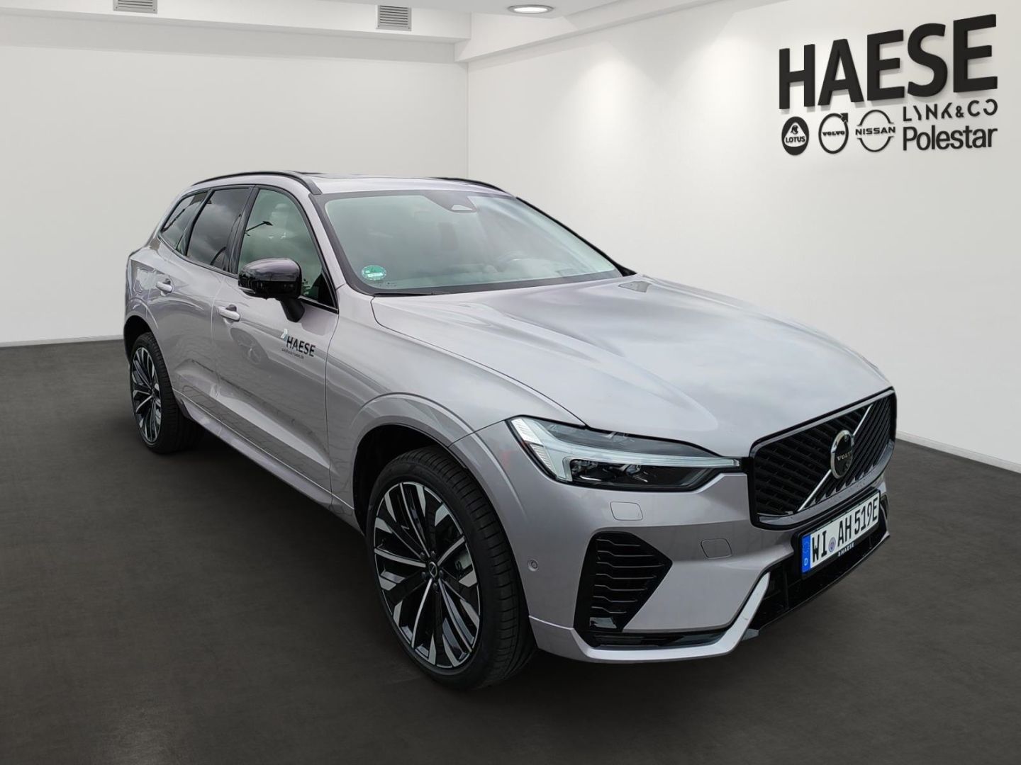Volvo XC60 Ultra Dark Recharge Plug-In Hybrid AWD T8 T imagem 3