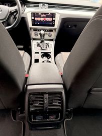 Volkswagen Passat Variant - 9