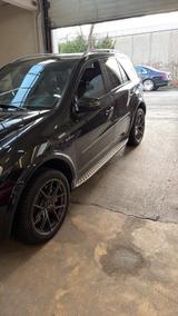 Mercedes-Benz ML 63 AMG 4MATIC AMG - Mercedes-Benz 63 AMG aus dem Jahr 2010