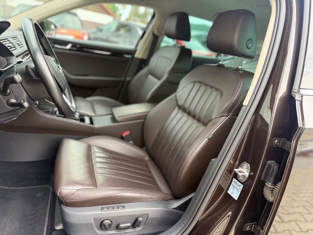 SKODA Superb – Bild 9 von 25