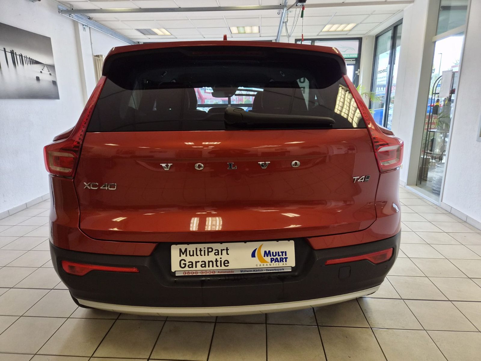 Fahrzeugabbildung Volvo XC 40Momentum AWD / H&K Sound / 1. Hand / S-HEFT