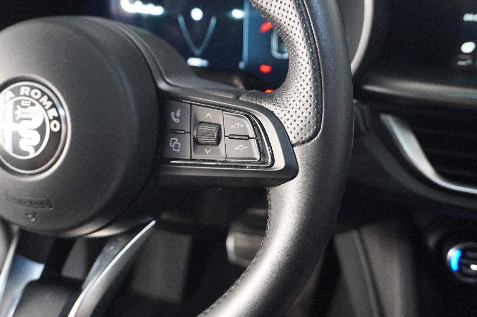 Fahrzeugabbildung Alfa Romeo Stelvio 2.2D VELOCE Q4 NAVI/LED/KAMERA/MATRIX/SH