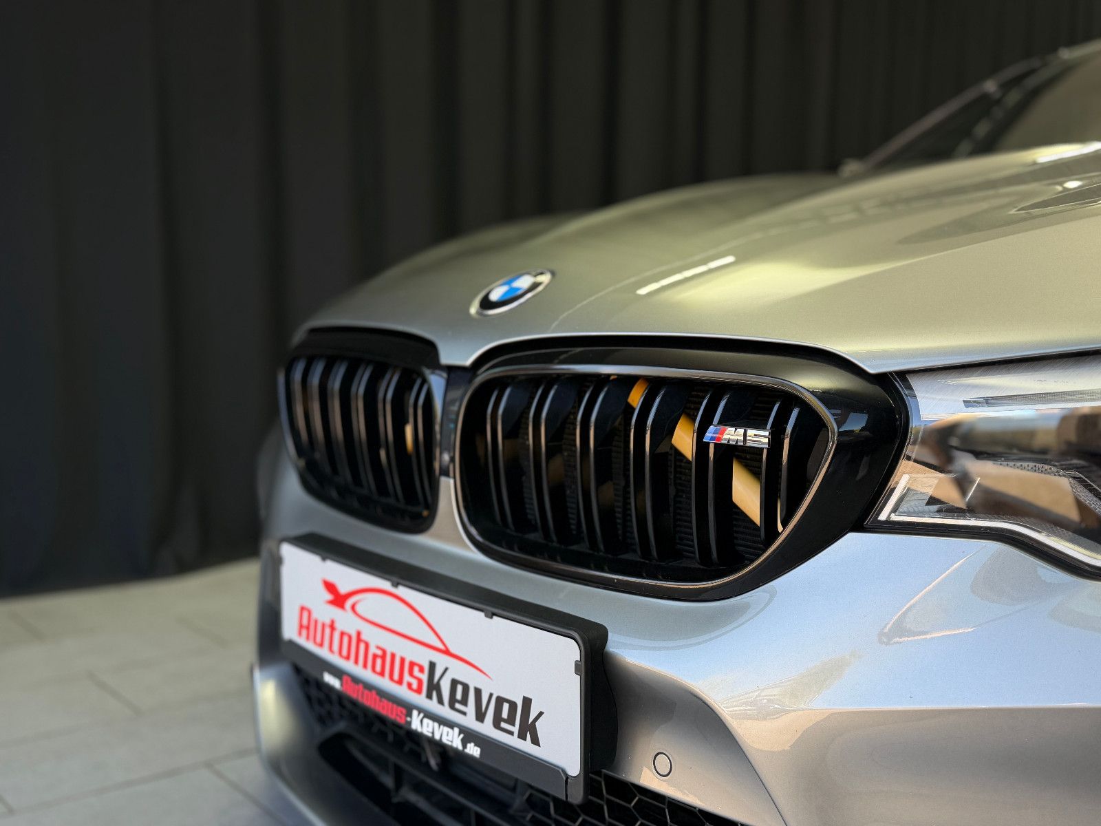 Fahrzeugabbildung BMW M5 Limousine|H&K|PANO|360°|M-DRIVERS|LCI
