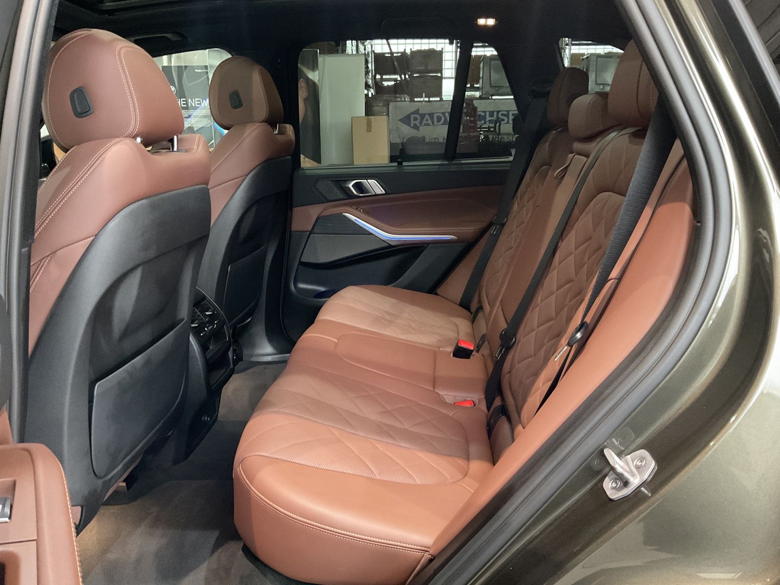 Fahrzeugeinzelansicht 13 Fahrzeugabbildung BMW X5 xDrive40d M Sportpaket Head-Up HK HiFi DAB