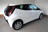 Toyota Aygo AYGO x-play touch *Kamera*8-fach* - Toyota: Weiß, Aygo
