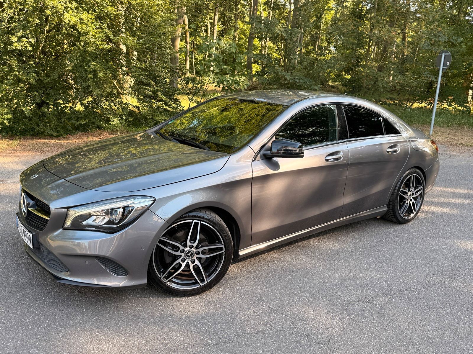 MERCEDES-BENZ Mercedes-Benz CLA 220 Coupé