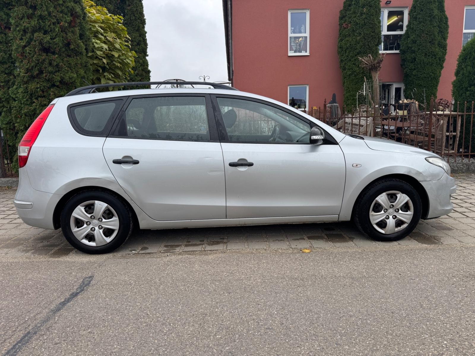 Hyundai i30 2009 — photo 7